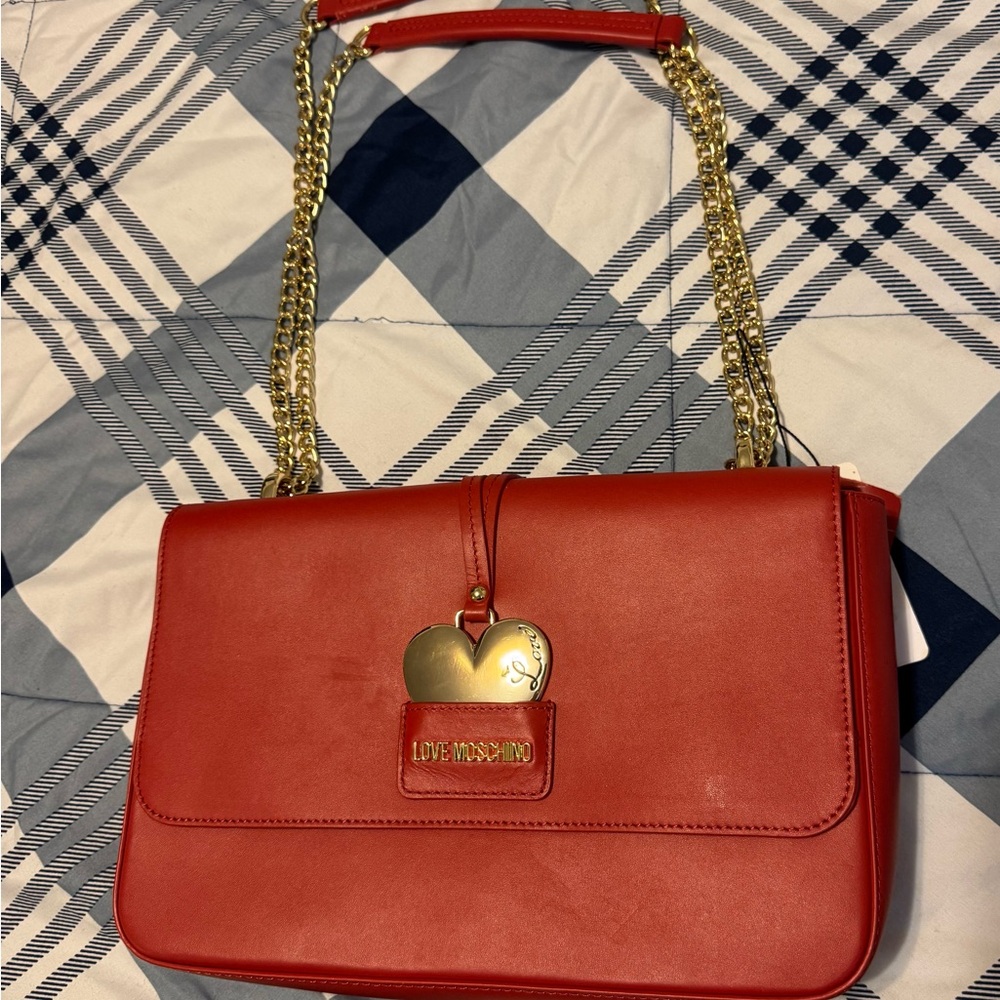 Beautiful Love Moschino, shoulder bag❤️ with gold chain straps.